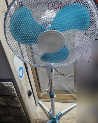 Ventilatore a piantana oscillante 3 pale