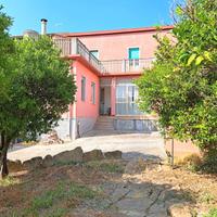 Casa indipendente con cortile