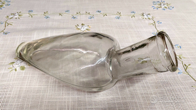 Urinale maschile antico in vetro. (Pappagallo)