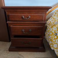 2 comodini vintage colore marrone