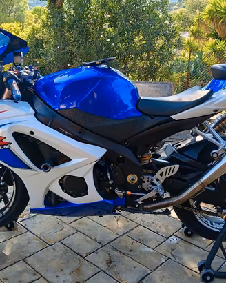 Suzuki GSX r 1000 k8