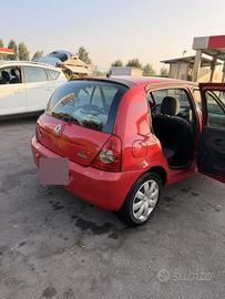 Renault clio 2 storia