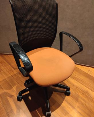 sedia con ruote per ufficio