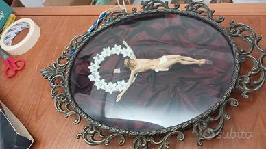 Antico capezzale con luci