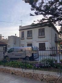 Villa a pochi passi dal mare