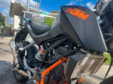 KTM duke 125 abs con gabbia motore