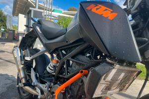 KTM duke 125 abs con gabbia motore