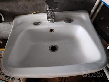 Lavandino in buono stato