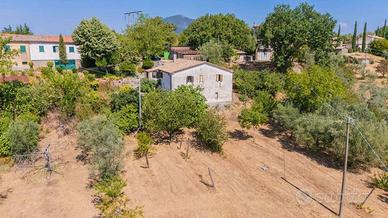 Rustico / Casale di 222 m² con 5 locali a Casperia