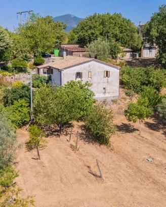 Rustico / Casale di 222 m² con 5 locali a Casperia