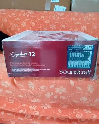 SOUNDCRAFT SIGNATURE 12 FX