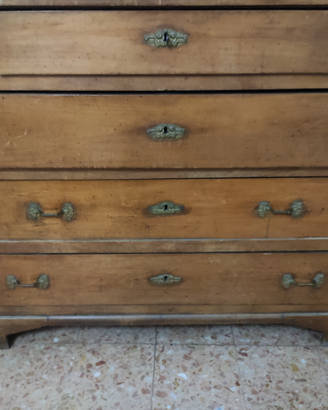 Vendesi comò e due comodini anni '30