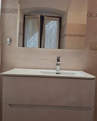 Mobile bagno sospeso