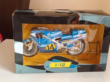 Modellino Suzuki RGB500 Franco Uncini 1982- 1/12 