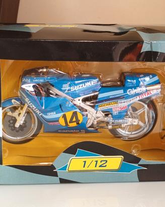Modellino Suzuki RGB500 Franco Uncini 1982- 1/12 