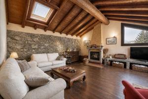 Casa indipendente di 266 m² con più di 5 locali e 