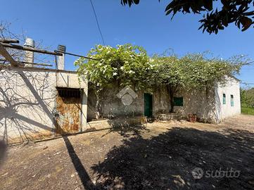 3 LOCALI A CEGLIE MESSAPICA