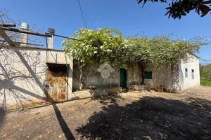 3 LOCALI A CEGLIE MESSAPICA