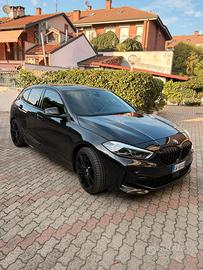 Bmw serie 1 allestimento M 116 d  total black