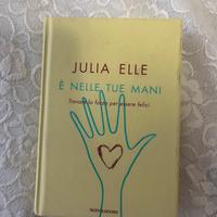 Libro È NELLE TUE MANI - Julia Elle