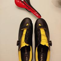 scarpe e sella da ciclismo