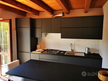 Bilocale con ampio box auto