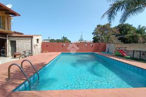 VILLA SINGOLA A FICARAZZI