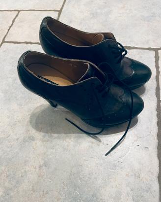 Scarpe stringiate con tacco, Cinti e n 38