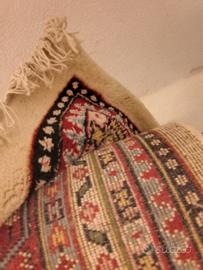 tappeto persiano fatto a mano