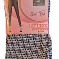 Leggins aderenti a cuori