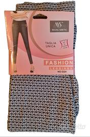 Leggins aderenti a cuori