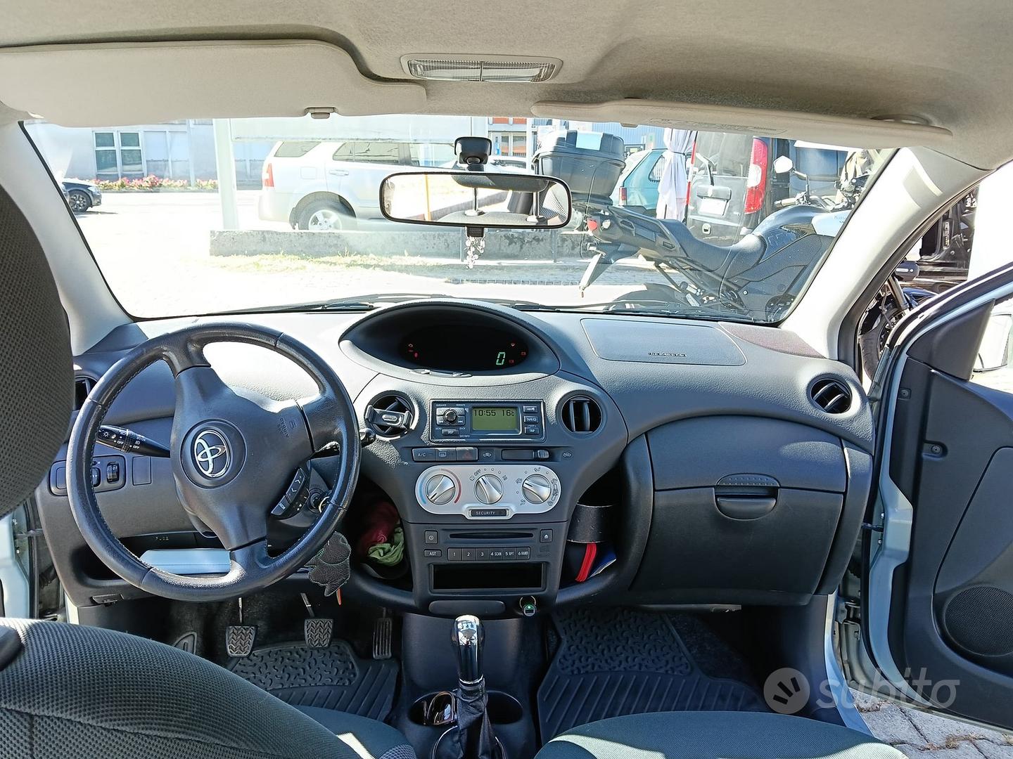 Toyota Yaris 2005 photo 3