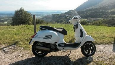 Piaggio Vespa 300 GTS - 2010