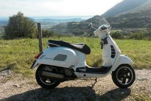 Piaggio Vespa 300 GTS - 2010