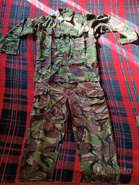 due tute mimetiche esercito 