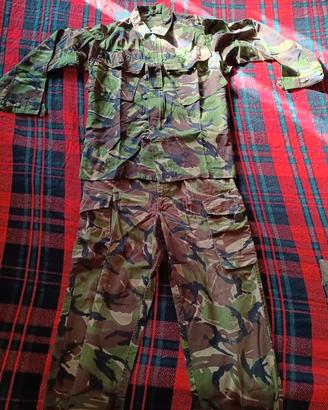 due tute mimetiche esercito 