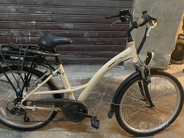 Bicicletta pedalata assistita