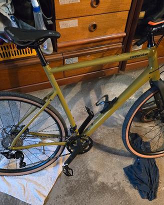 bicicletta cannondale topstone 2