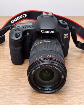 Canon EOS 60D + Sigma 18-200mm – Kit completo