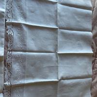 Lenzuola ricamate a mano