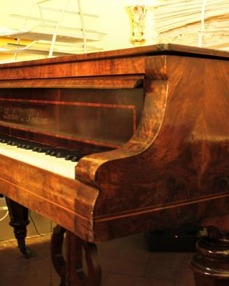 Pianoforte a coda Lachin