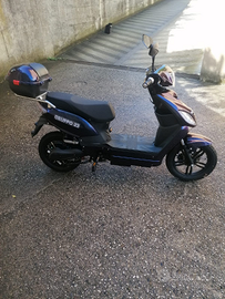 Scooter a pedalata assistita