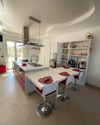 Cucina a penisola Veneta Cucine