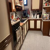 Cucina in noce, legno.