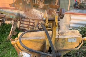 Aratro bivomere reversibile Moro