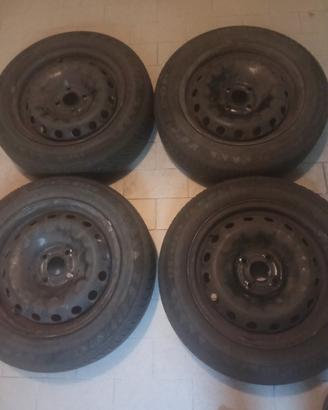 cerchi con gomme termiche fiat punto evo