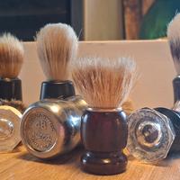 Piccolo lotto pennelli barba
(Omega, Wilkinson)
