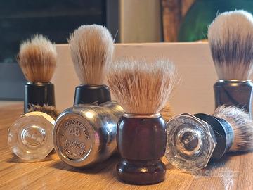 Piccolo lotto pennelli barba
(Omega, Wilkinson)