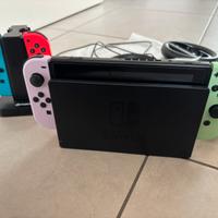 Nintendo switch con 4 joystick e accessori vari