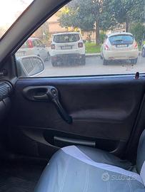 Opel corsa marciante